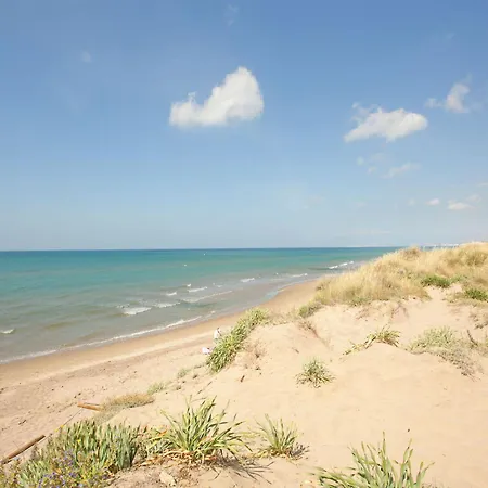 Beachside Groundfloor Apartment- Elviria 101- Roma By Interhome Marbella